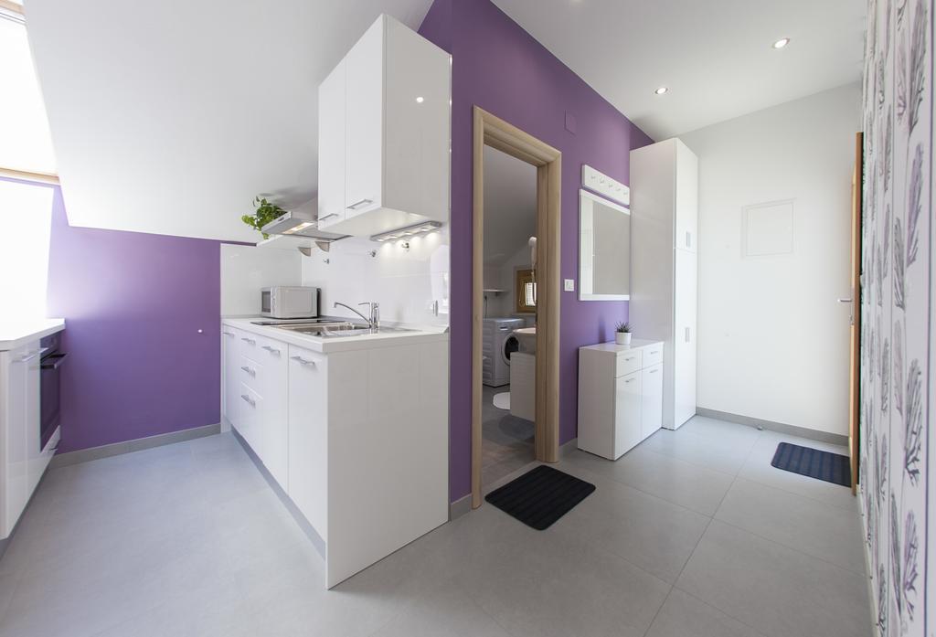 Apartments Benika Bol Rum bild