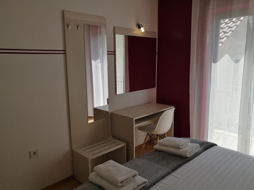 Apartments Benika Bol Exteriör bild